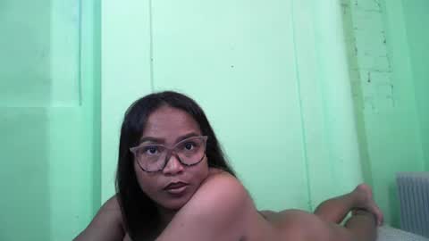 Snapshot of voagelle chatting on February 26, 2025, 4:45 pm voagelle online show from February 26, 2025, 4:45 pm
