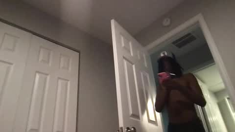 vonnieeb2x online show from October 17, 2025, 5:54 am