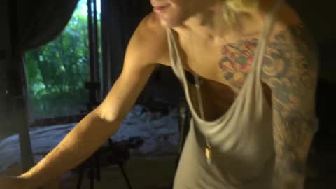 Voodoo and Lucy online show from September 28, 2025, 11:43 pm