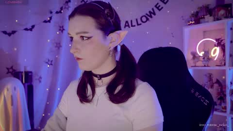 vronnier online show from November 7, 2025, 10:04 am