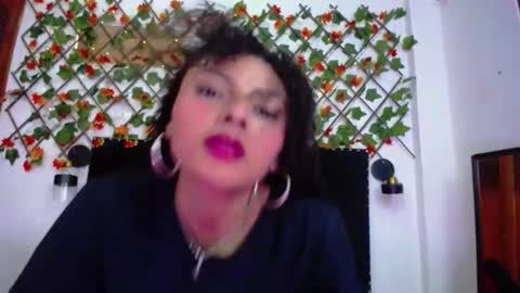 vsamanthaper2 online show from February 8, 2026, 7:39 pm