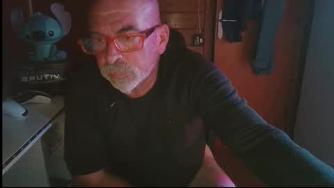 oscar online show from October 9, 2025, 10:41 pm