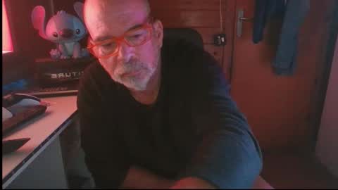 oscar online show from October 15, 2025, 8:31 pm