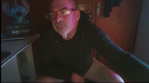 oscar online show from November 17, 2025, 8:03 pm