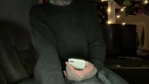 vveejay online show from November 15, 2025, 8:33 am