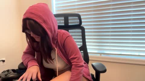 Snapshot of vvikki696996 chatting on December 2, 2024, 4:31 pm  Vikki y Valeria  online show from December 2, 2024, 4:31 pm