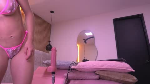Snapshot of vvioleta_ chatting on May 27, 2026, 3:03 am Violeta online show from May 27, 2026, 3:03 am