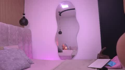 Snapshot of vvioleta_ chatting on June 27, 2026, 3:11 am Violeta online show from June 27, 2026, 3:11 am