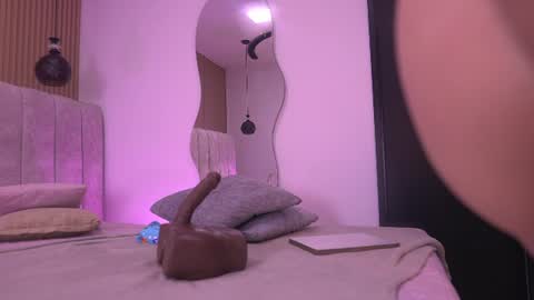 Snapshot of vvioleta_ chatting on July 8, 2026, 3:11 am Violeta online show from July 8, 2026, 3:11 am
