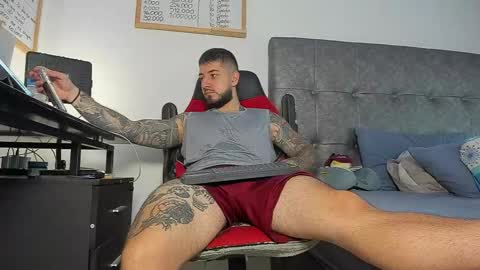 Snapshot of vyxen_ chatting on February 28, 2026, 8:21 pm vyxen_ online show from February 28, 2026, 8:21 pm