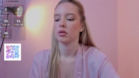 Olivia online show from November 30, 2025, 8:13 pm