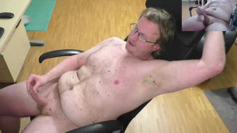 Snapshot of waldw123 chatting on January 6, 2026, 4:43 pm Yarlim online show from January 6, 2026, 4:43 pm