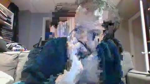 walker033 online show from December 24, 2024, 11:17 am