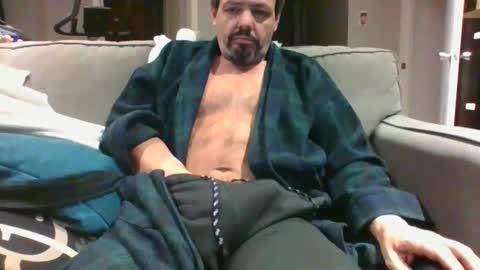 walker033 online show from December 30, 2024, 6:20 am