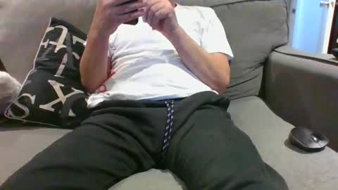 walker033 online show from December 31, 2024, 2:36 pm