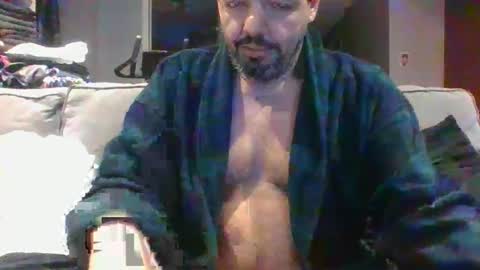 walker033 online show from March 7, 2025, 4:35 am