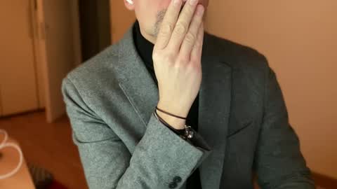 walky78 online show from December 12, 2024, 4:53 pm