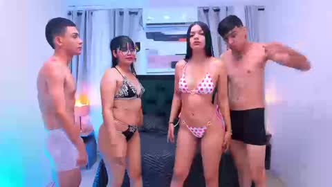 Sofia  Thiago online show from September 24, 2025, 1:14 pm