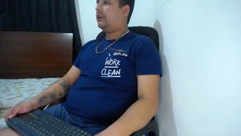 Snapshot of wanda_ember chatting on December 19, 2024, 9:17 pm Wanda and Ember online show from December 19, 2024, 9:17 pm