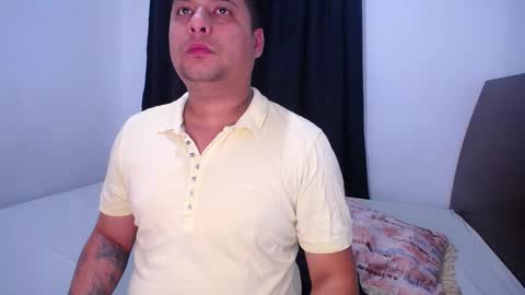 Snapshot of wanda_ember chatting on February 5, 2025, 1:37 am Wanda and Ember online show from February 5, 2025, 1:37 am