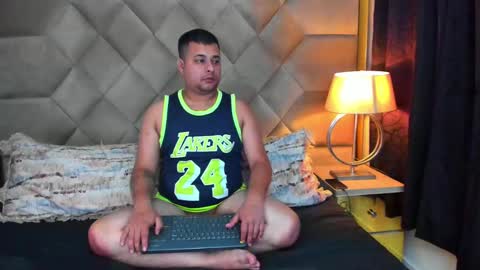 Snapshot of wanda_ember chatting on March 7, 2025, 2:36 am Wanda and Ember online show from March 7, 2025, 2:36 am