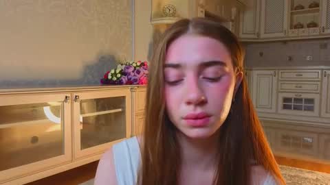 hello guys im Lilian online show from September 22, 2025, 3:08 am