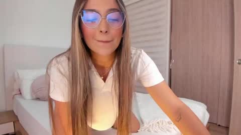 Snapshot of wandathompson_ chatting on June 2, 2026, 11:01 am Wanda online show from June 2, 2026, 11:01 am