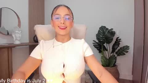 Snapshot of wandathompson_ chatting on June 11, 2026, 10:57 am Wanda online show from June 11, 2026, 10:57 am