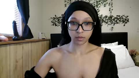 wanderlustgaal online show from December 4, 2025, 8:17 pm