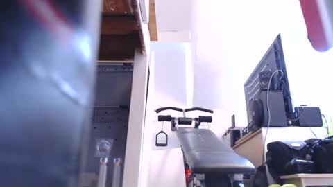 edging noah loves to wank online show from May 18, 2026, 3:18 pm