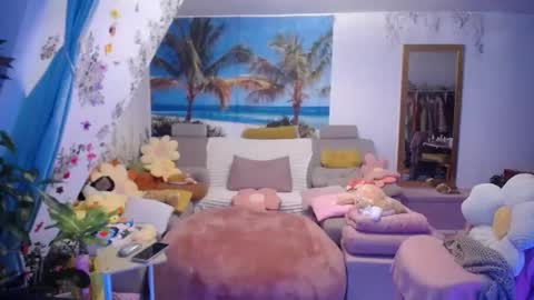 Emilia inst  online show from October 16, 2025, 5:03 pm