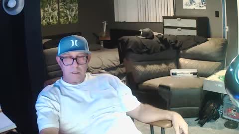 inittogetitin online show from November 6, 2025, 2:34 am