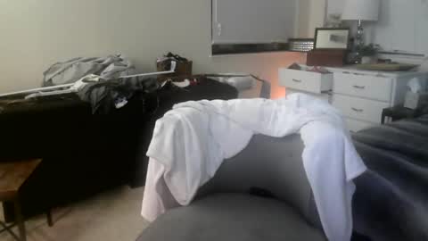 wantmymantofukme online show from October 25, 2025, 6:54 am