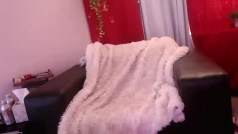 wantmymantofukme online show from November 17, 2025, 6:46 pm