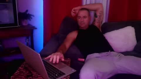 wantmymantofukme online show from November 27, 2025, 5:37 pm