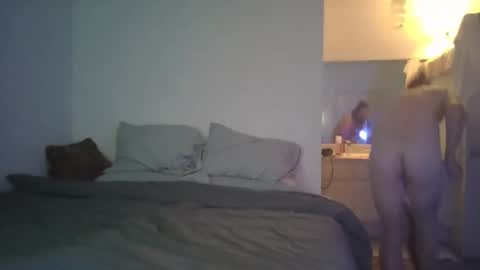 Sunny online show from March 4, 2026, 2:39 am