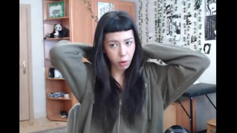 Mina online show from February 13, 2026, 9:49 am