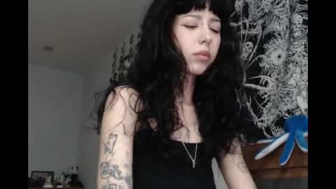 Snapshot of wavy_nights chatting on June 10, 2026, 5:45 pm Mina online show from June 10, 2026, 5:45 pm