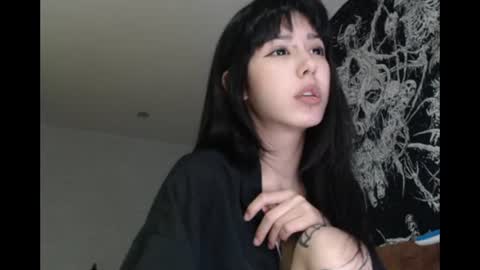 Snapshot of wavy_nights chatting on June 22, 2026, 7:11 pm Mina online show from June 22, 2026, 7:11 pm