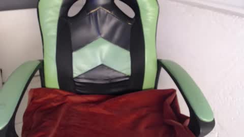 Trixie 3 online show from November 23, 2025, 4:29 pm