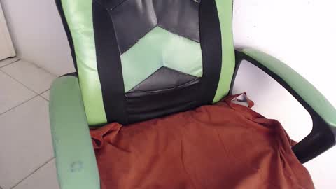 Trixie 3 online show from January 17, 2026, 7:39 pm