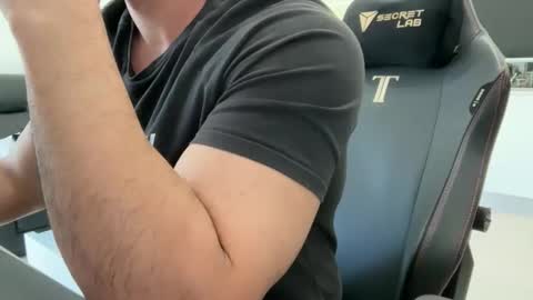 Weapon X online show from October 24, 2025, 3:47 am