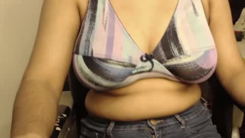 mina online show from November 23, 2025, 4:18 pm