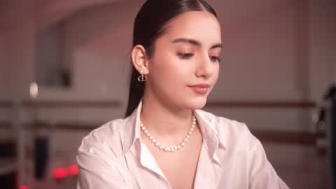 LANA online show from November 8, 2025, 2:28 pm