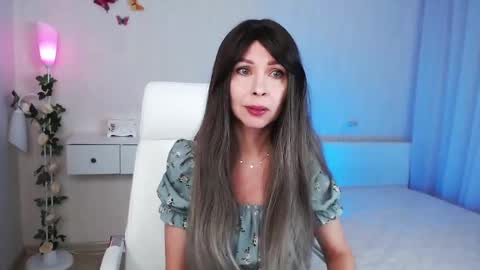 Wendi Foster online show from December 9, 2024, 7:18 pm