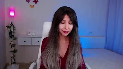 Wendi Foster online show from November 25, 2025, 7:03 pm