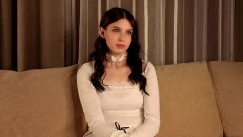 Kristin online show from March 27, 2026, 12:27 pm