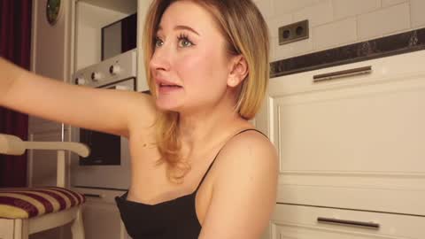 Daisy    online show from December 3, 2024, 12:24 am