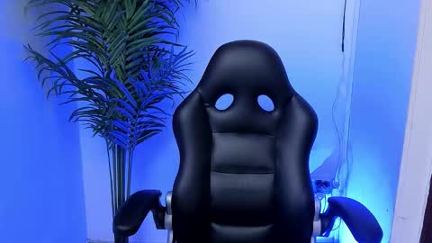 WES online show from January 8, 2026, 4:53 pm