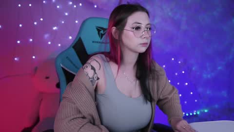 little girl who is always rightLisa online show from December 5, 2024, 2:42 am